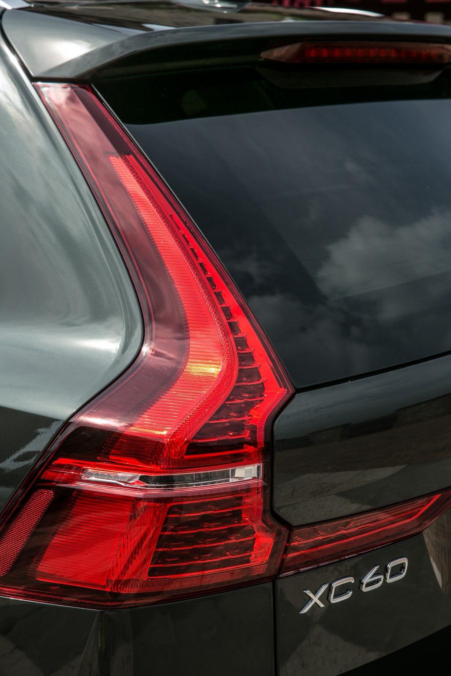 Детали экстерьера Volvo XC60 D4 Inscription 2017 года  (WW) (фото 15 из 18)